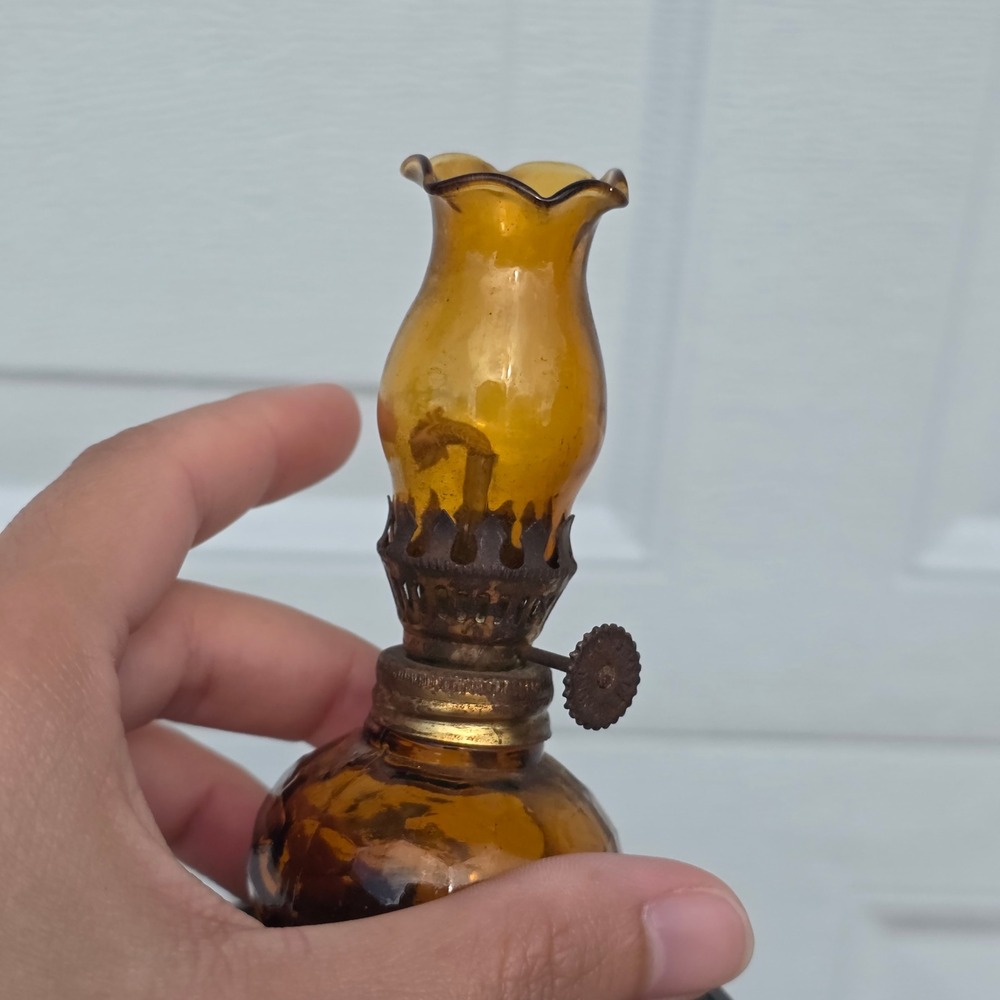 Vtg Home Decorative Products Amber Glass Miniature Oil Lamp hurricane ruffle - Picture 11 of 15